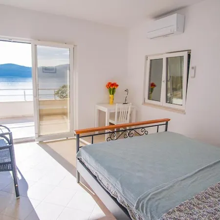 Holiday home 3 Bedroom House With Private Sea Access *