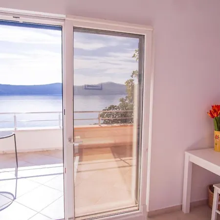 別荘 3 Bedroom House With Private Sea Access スラノ