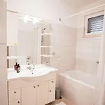 3 Bedroom House With Private Sea Access *
