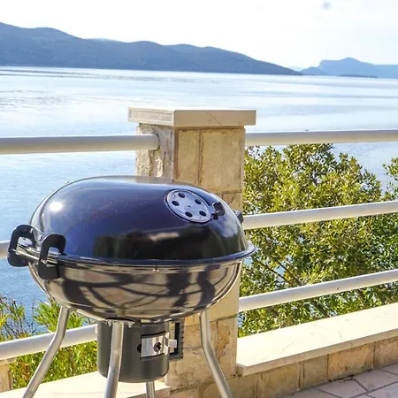 Feriehus 3 Bedroom House With Private Sea Access *