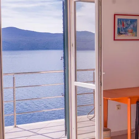 3 Bedroom House With Private Sea Access * Slano