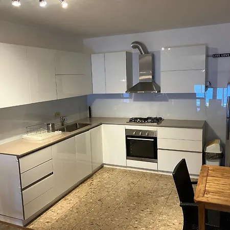 3 Bedroom House With Private Sea Access Feriehus *